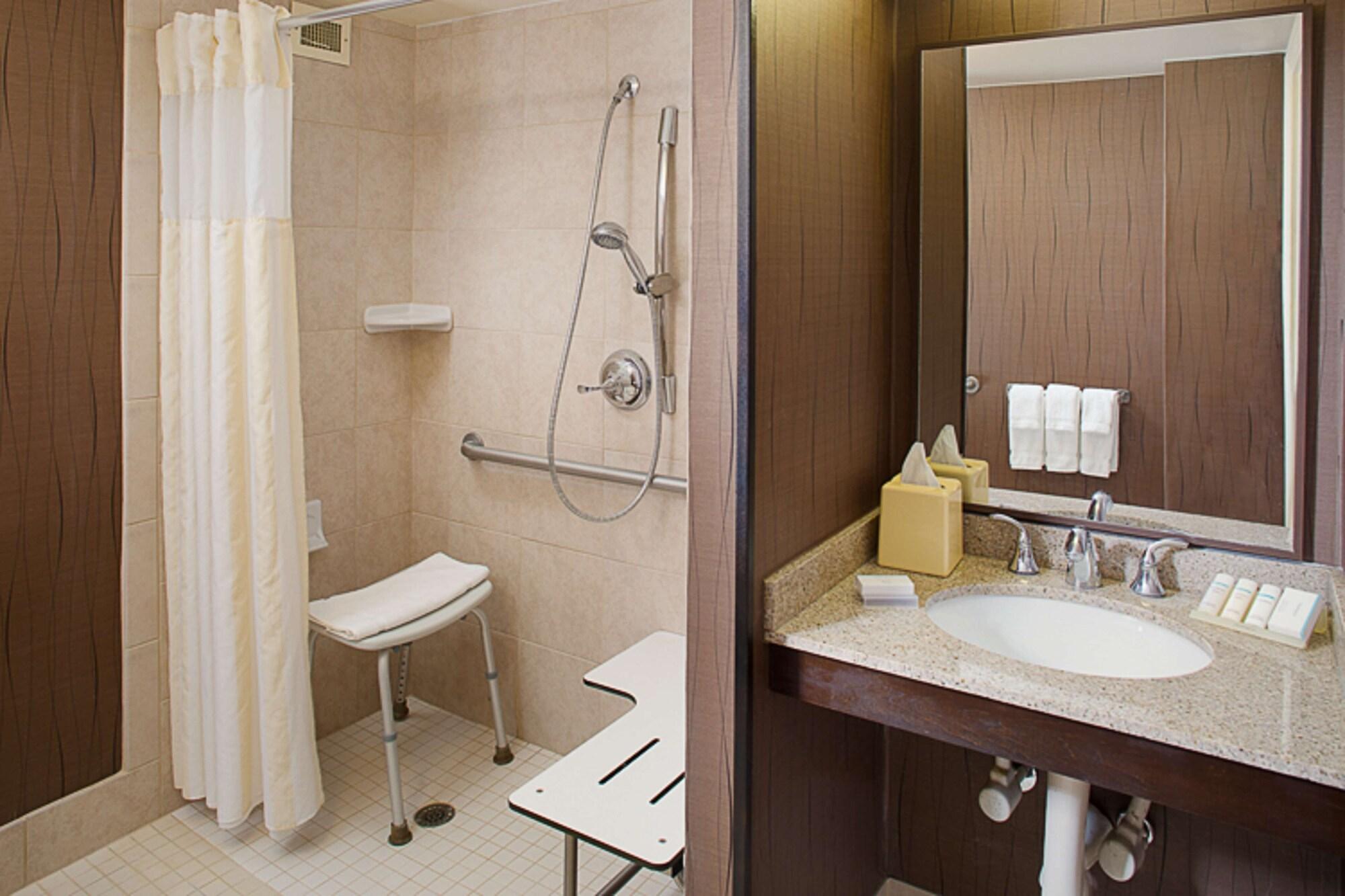 Hilton Garden Albany Airport Hotel 3*